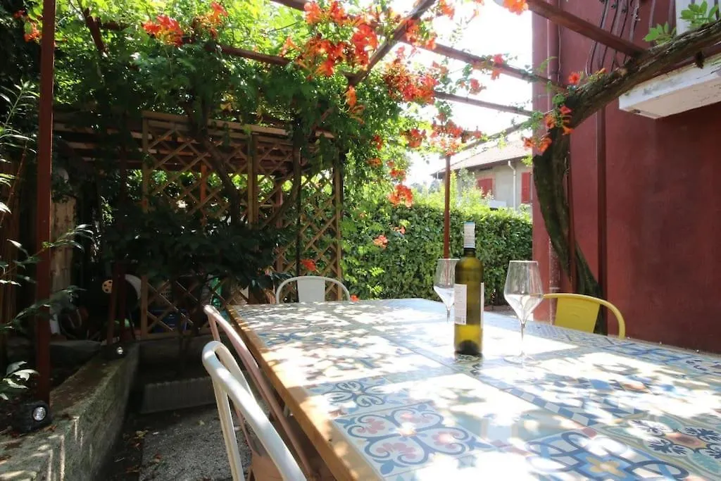 Cozy Modern Apt W Free Parking Bbq & Fully Equipped Villa Como 0*,
