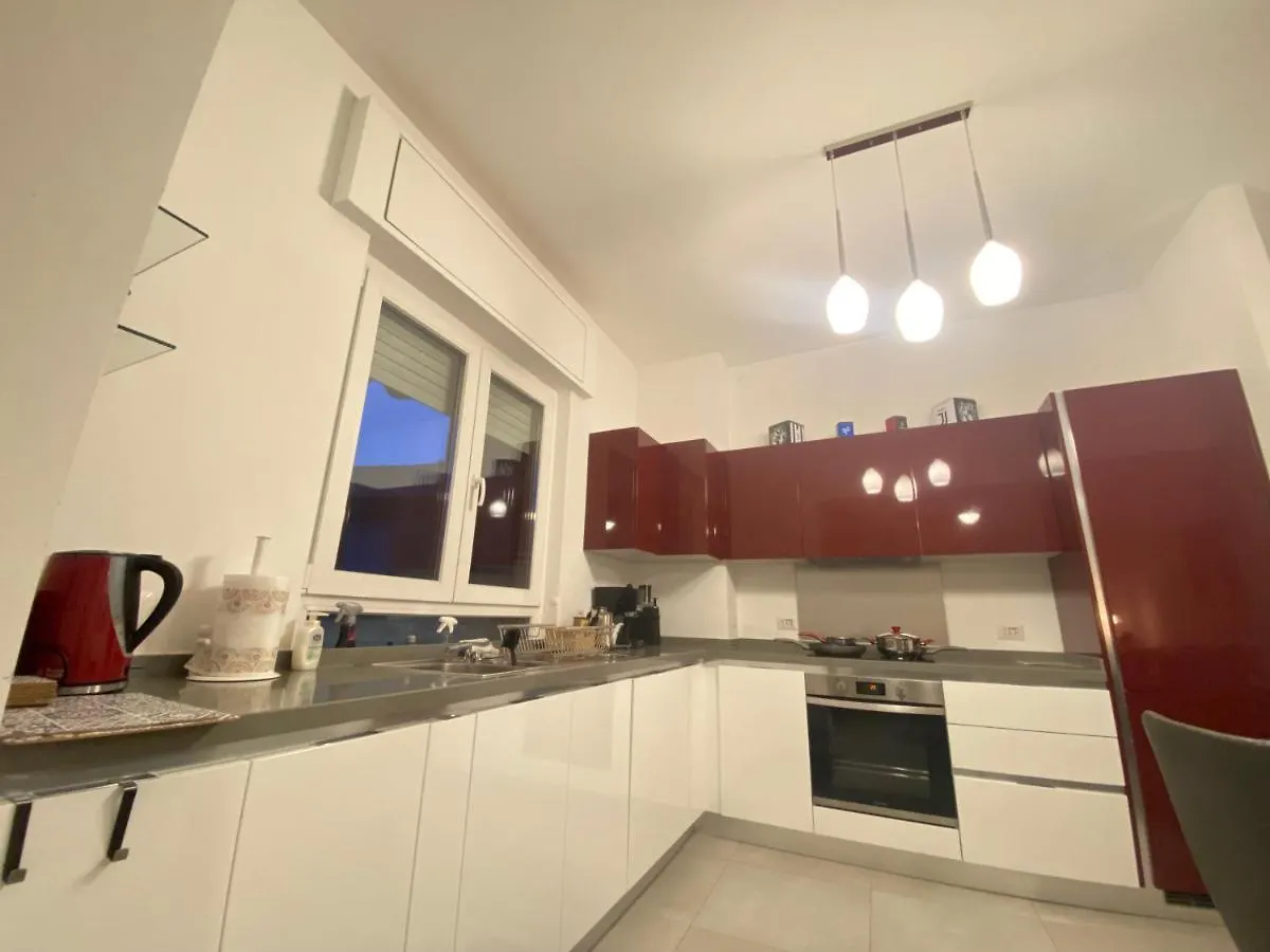 Nyaraló Cozy Modern Apt W Free Parking Bbq & Fully Equipped Villa Como