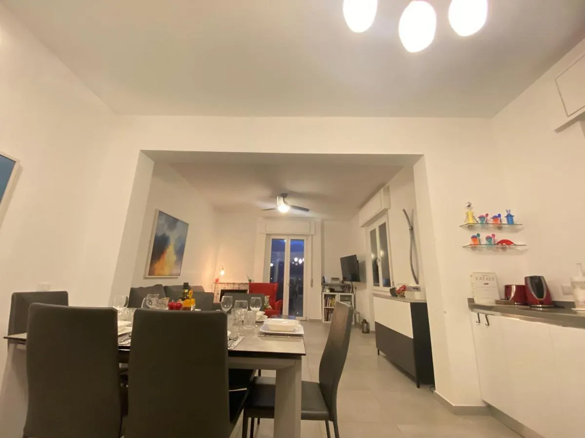 Cozy Modern Apt W Free Parking Bbq & Fully Equipped Villa Como Holiday home